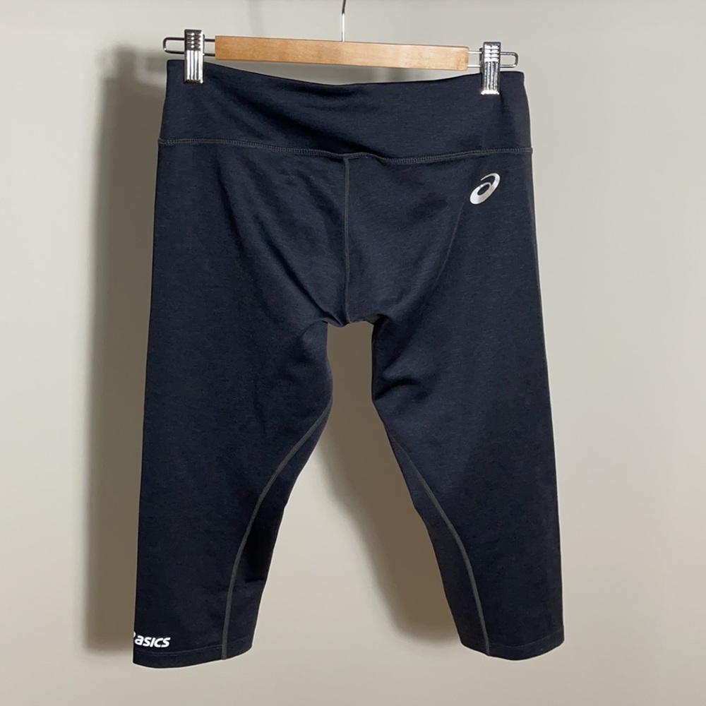 ASICS Cropped Workout Capris - Picture 5 of 6